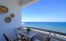 Lazuli Beachfront Apartment 61